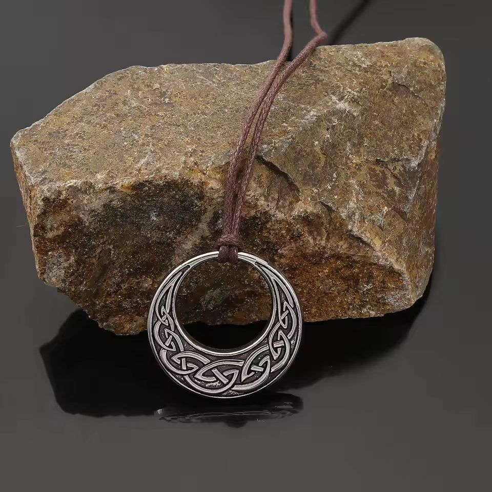 Celtic Knot Round Pendant Necklace Adjustable
